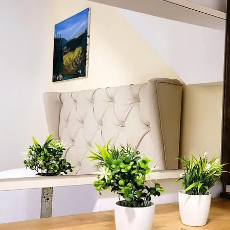 Studenti Studio's Apartment *