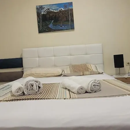 Studenti Studio's Apartment *