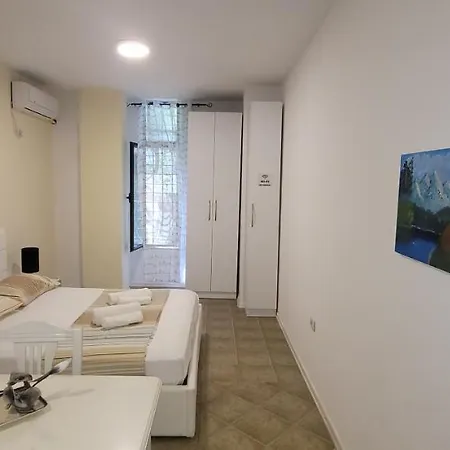 Studenti Studio's Apartment Tirana