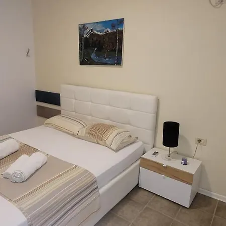Studenti Studio's Apartment *