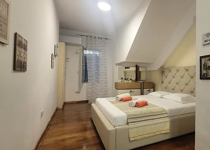 Studenti Studio's טיראנה