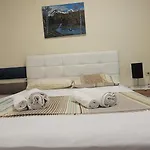 Studenti Studio's شقة *